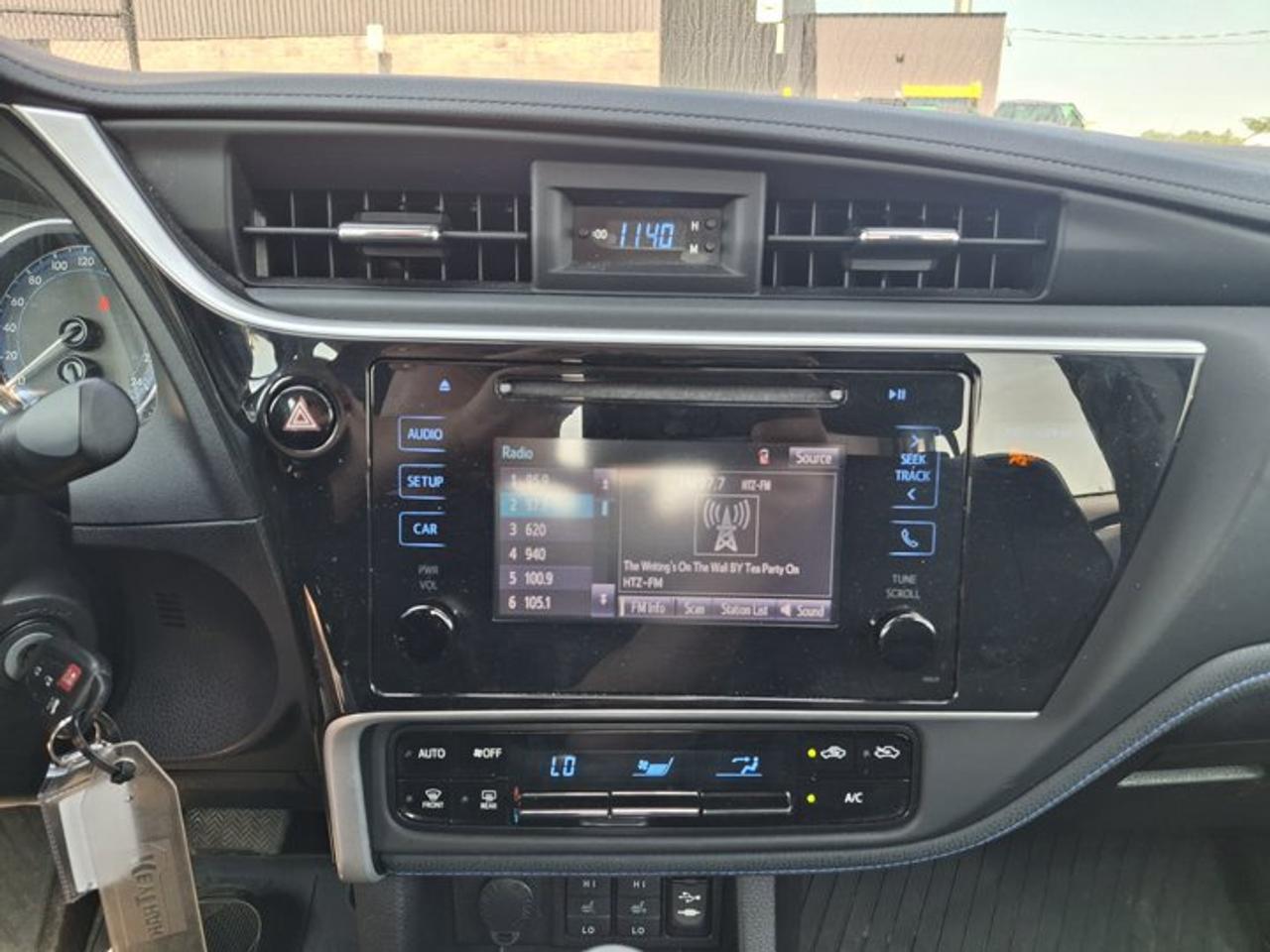 2019 Toyota Corolla SE | Split Leather | Heated Seats | Toyota Safety Sense | Bluetooth | Air Conditioning | and More ! Photo