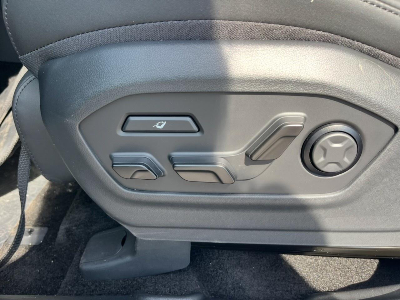 2026 Hyundai Santa Fe Hybrid Ultimate Calligraphy AWD Photo