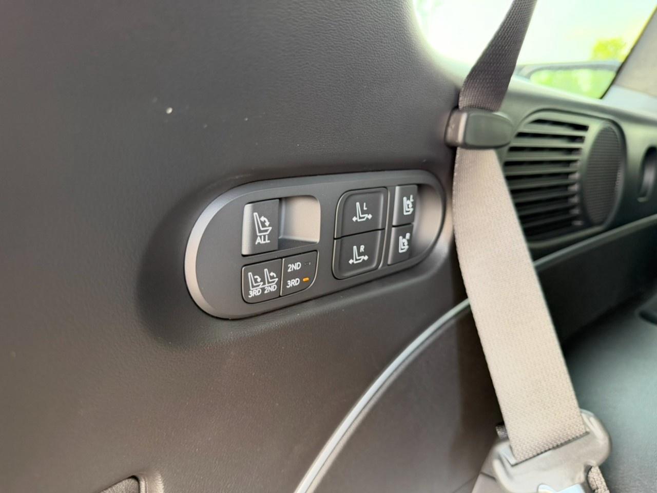 2026 Hyundai Santa Fe Hybrid Ultimate Calligraphy AWD Photo