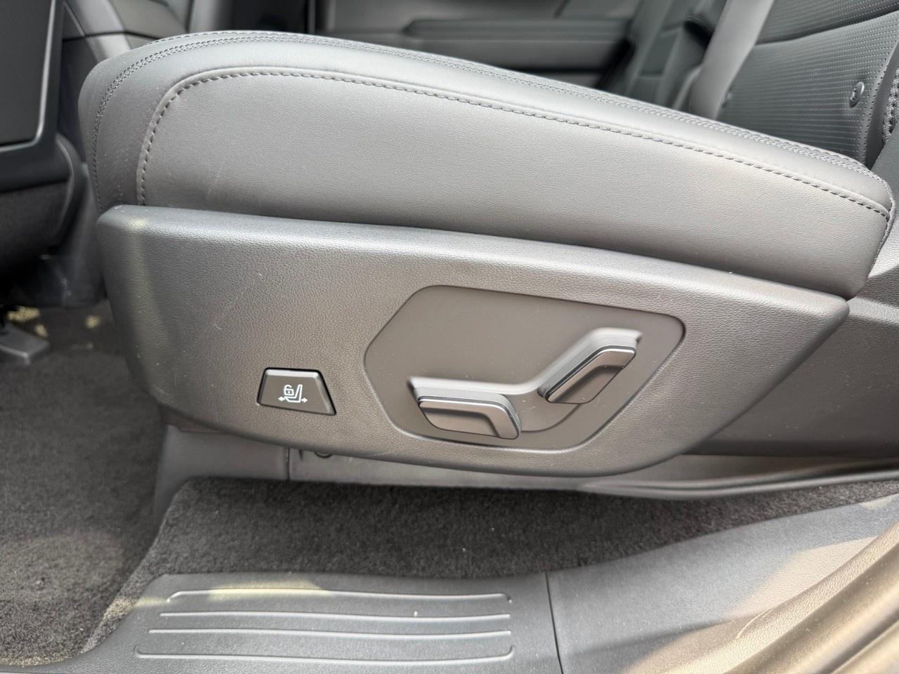 2026 Hyundai Santa Fe Hybrid Ultimate Calligraphy AWD Photo