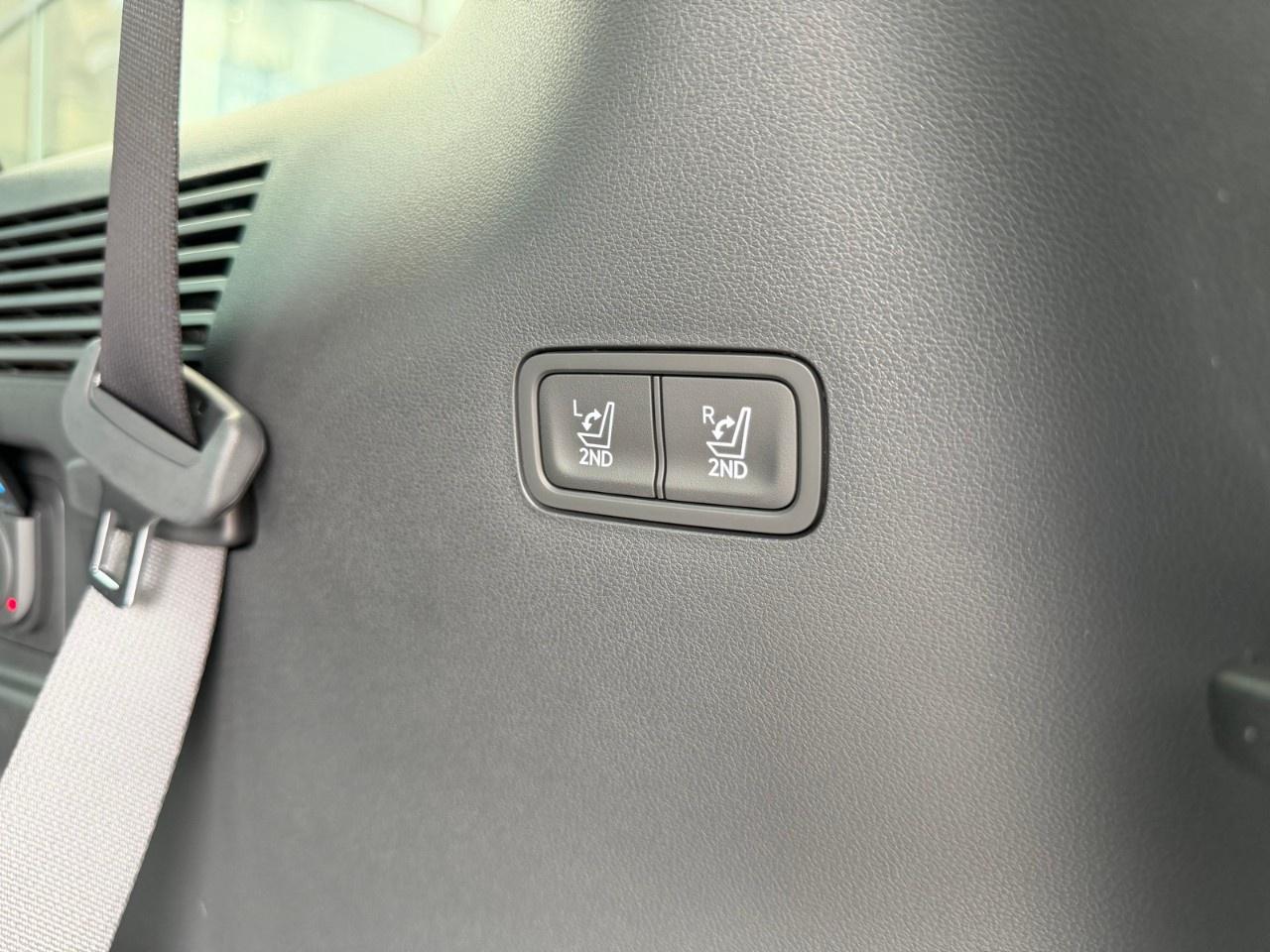 2026 Hyundai Santa Fe Hybrid Ultimate Calligraphy AWD Photo