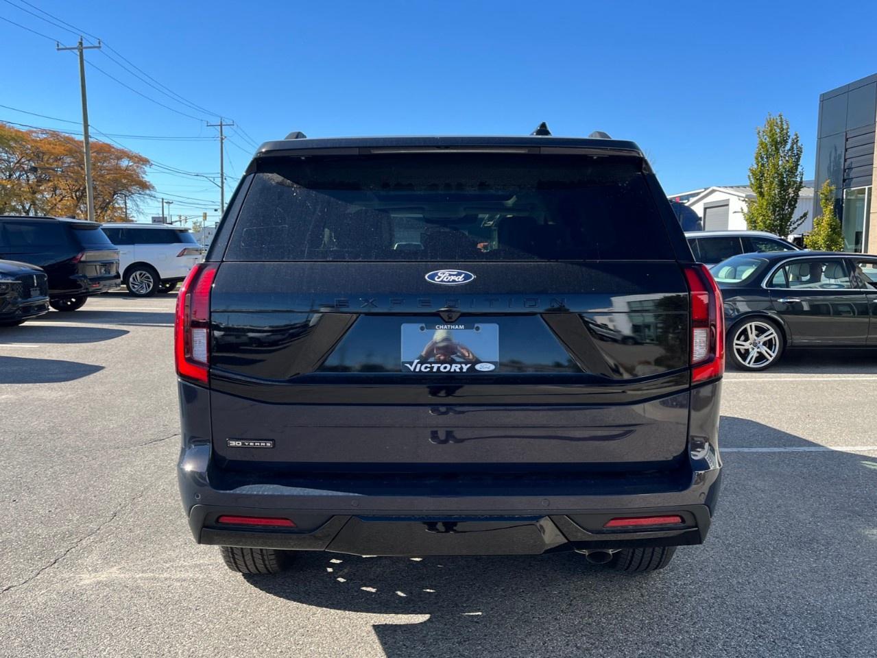 2027 Ford Expedition Platinum 4x4 Photo