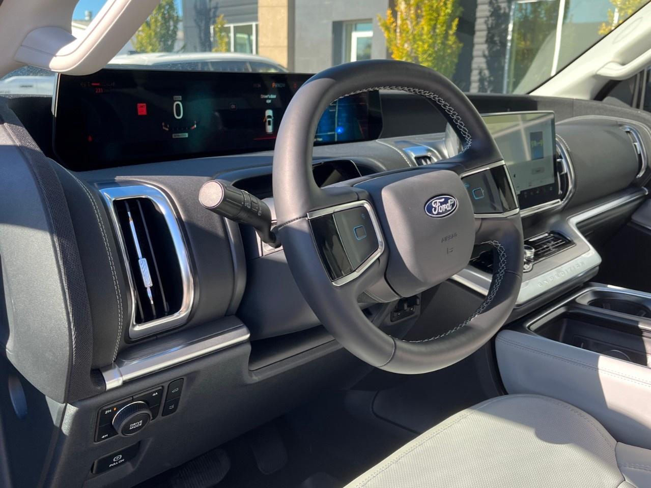 2027 Ford Expedition Platinum 4x4 Photo
