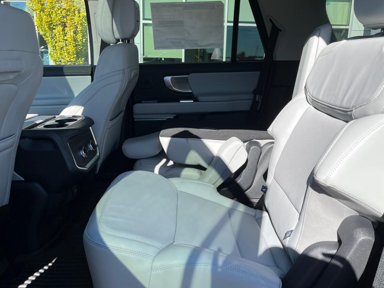 2027 Ford Expedition Platinum 4x4 Photo