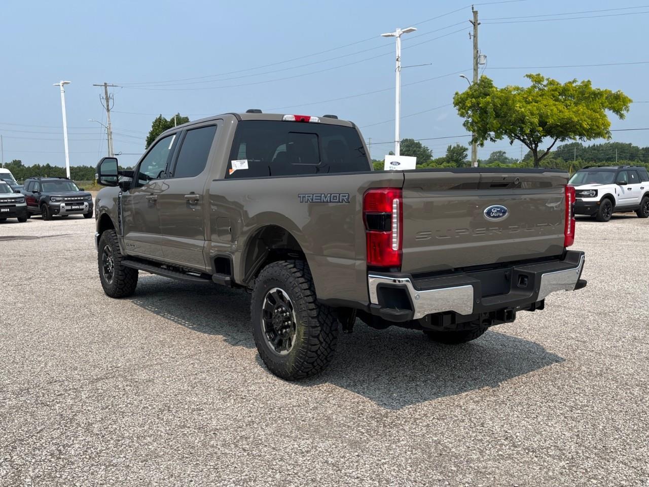 2026 Ford F-350 Lariat Photo