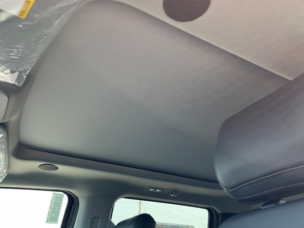 2026 Ford F-350 Lariat Photo