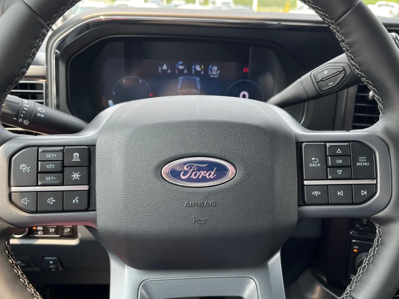 2026 Ford F-350 Lariat Photo