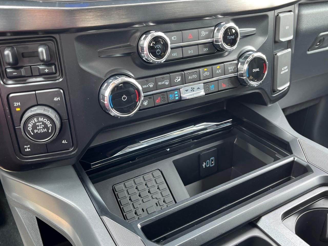 2026 Ford F-350 Lariat Photo