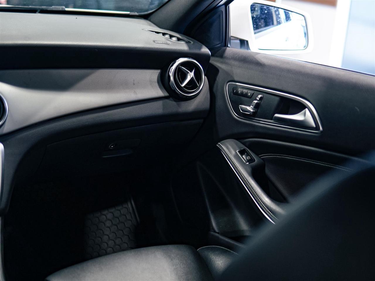 2018 Mercedes-Benz GLA 250 4MATIC | NAV | LEATHER | CAMERA | APP CONNECT Photo