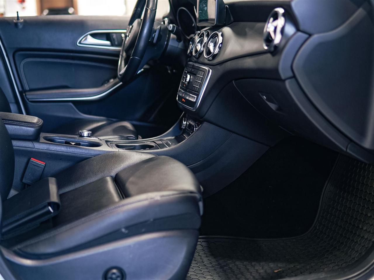 2018 Mercedes-Benz GLA 250 4MATIC | NAV | LEATHER | CAMERA | APP CONNECT Photo