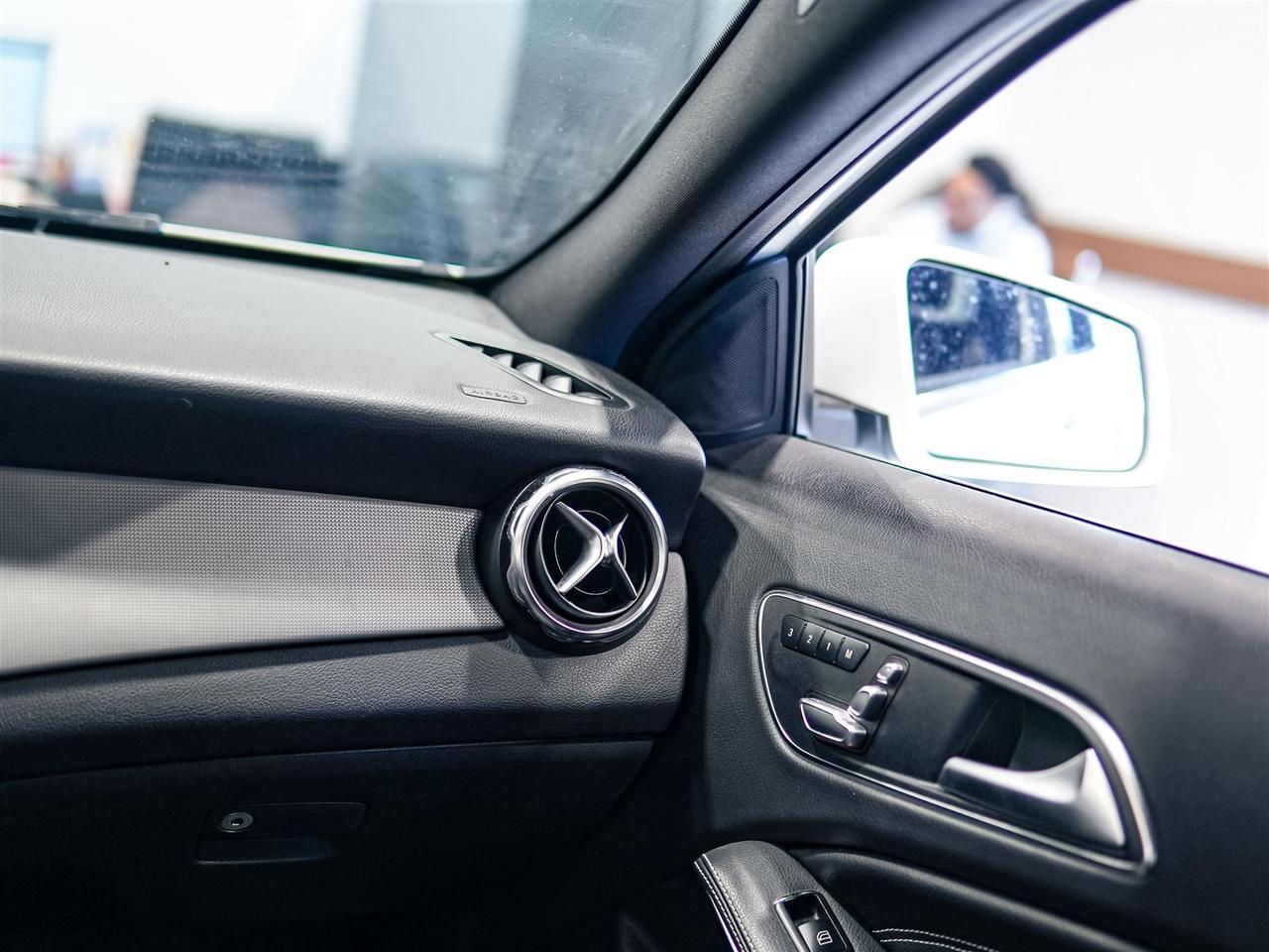2018 Mercedes-Benz GLA 250 4MATIC | NAV | LEATHER | CAMERA | APP CONNECT Photo