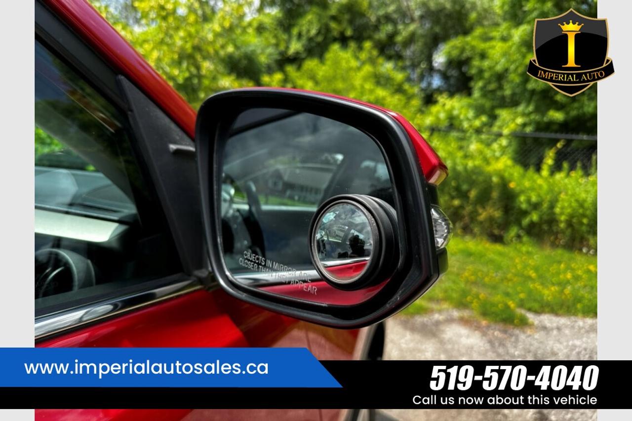 2013 Toyota RAV4 XLE-LOW KILOMETERS Photo