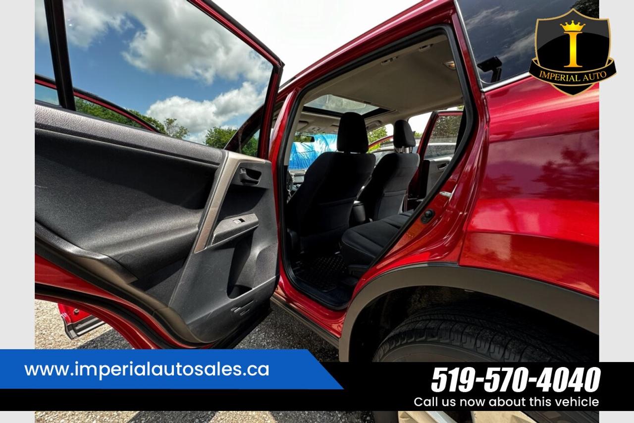 2013 Toyota RAV4 XLE-LOW KILOMETERS Photo