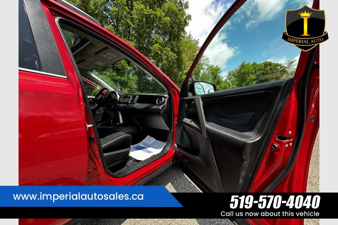 2013 Toyota RAV4 XLE-LOW KILOMETERS Photo