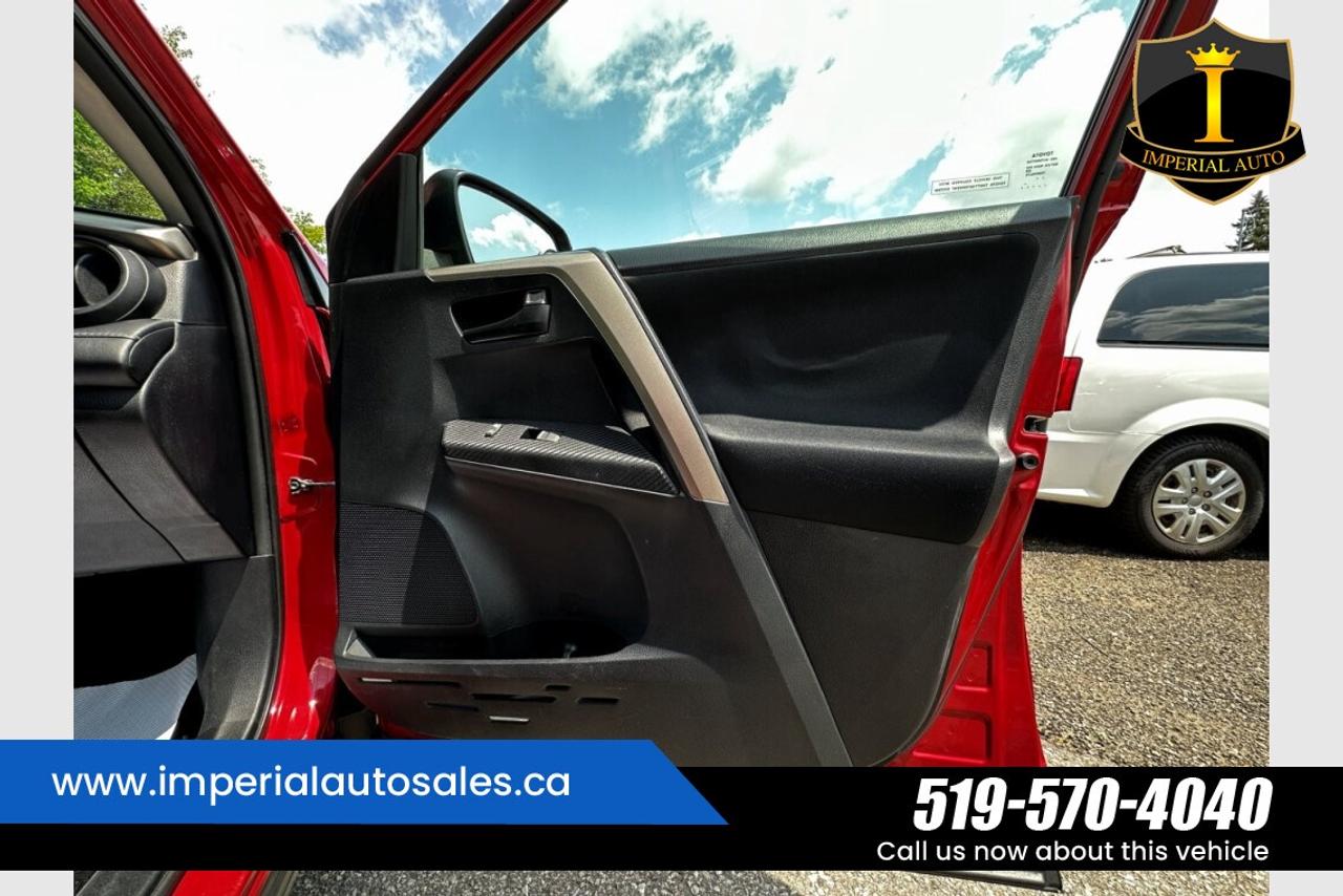 2013 Toyota RAV4 XLE-LOW KILOMETERS Photo