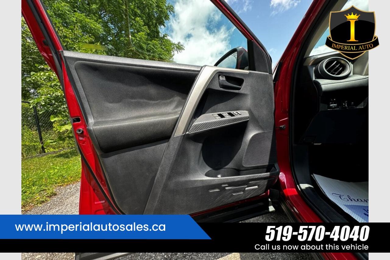 2013 Toyota RAV4 XLE-LOW KILOMETERS Photo