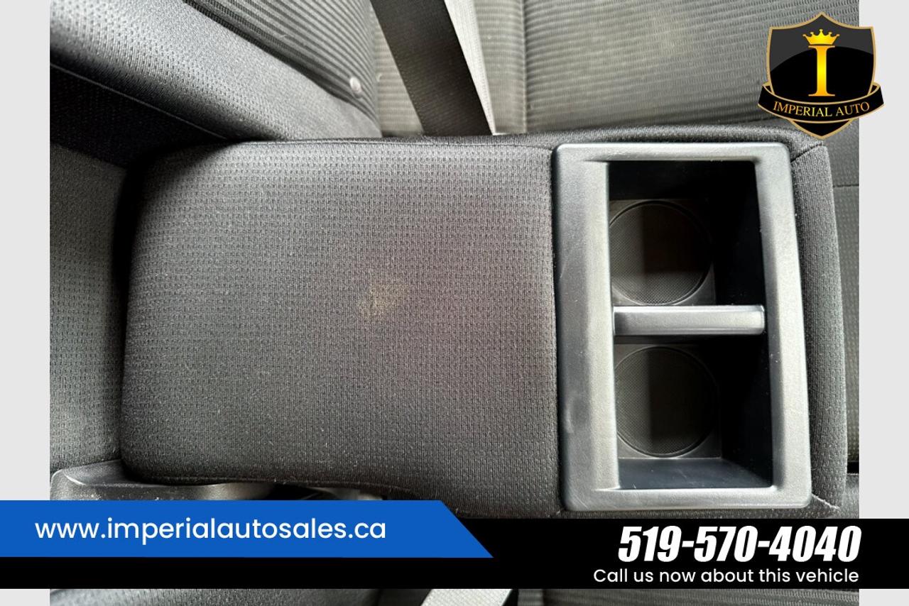 2013 Toyota RAV4 XLE-LOW KILOMETERS Photo