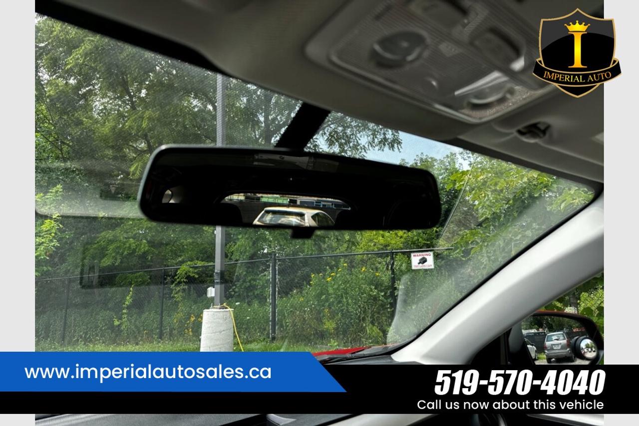 2013 Toyota RAV4 XLE-LOW KILOMETERS Photo