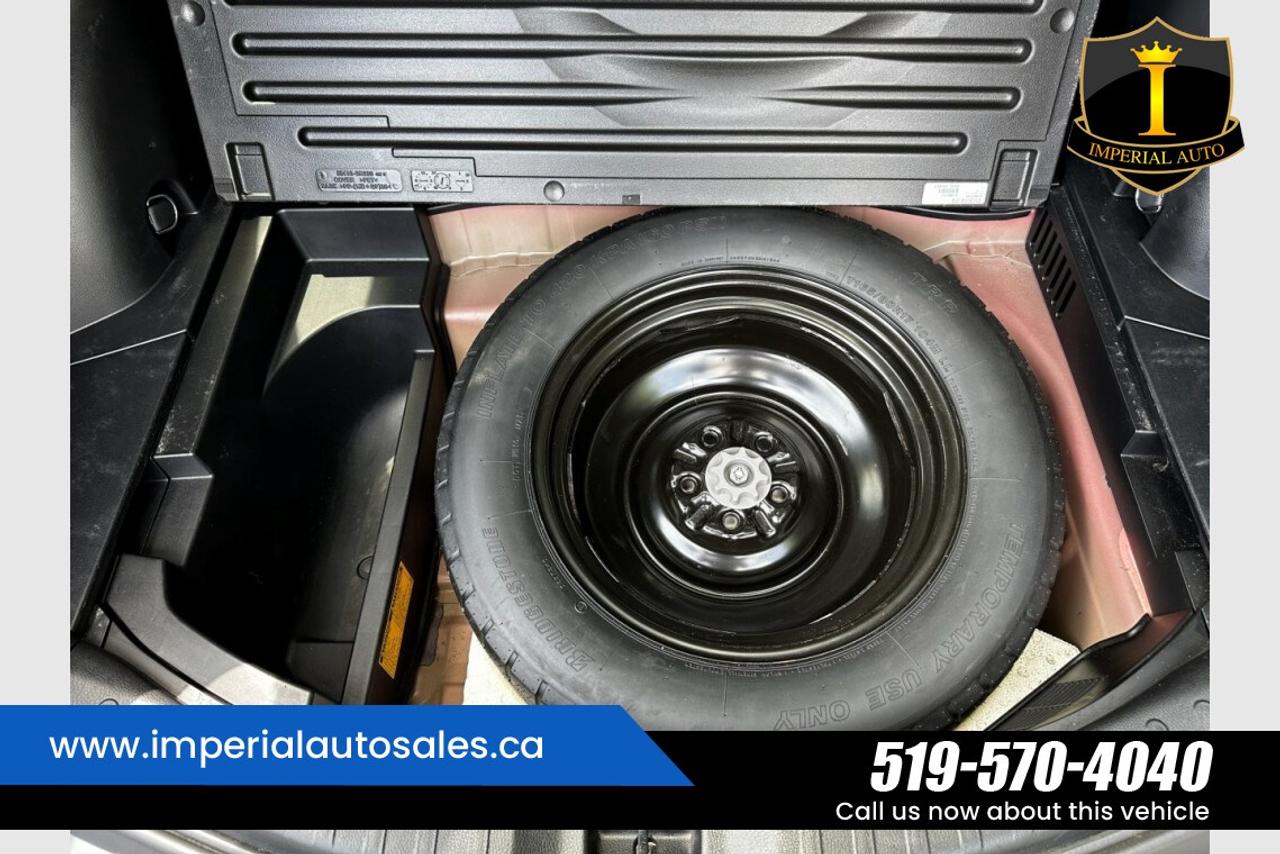 2013 Toyota RAV4 XLE-LOW KILOMETERS Photo