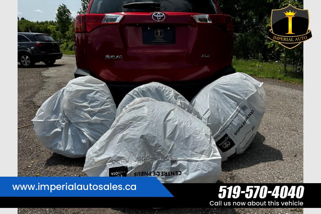 2013 Toyota RAV4 XLE-LOW KILOMETERS Photo