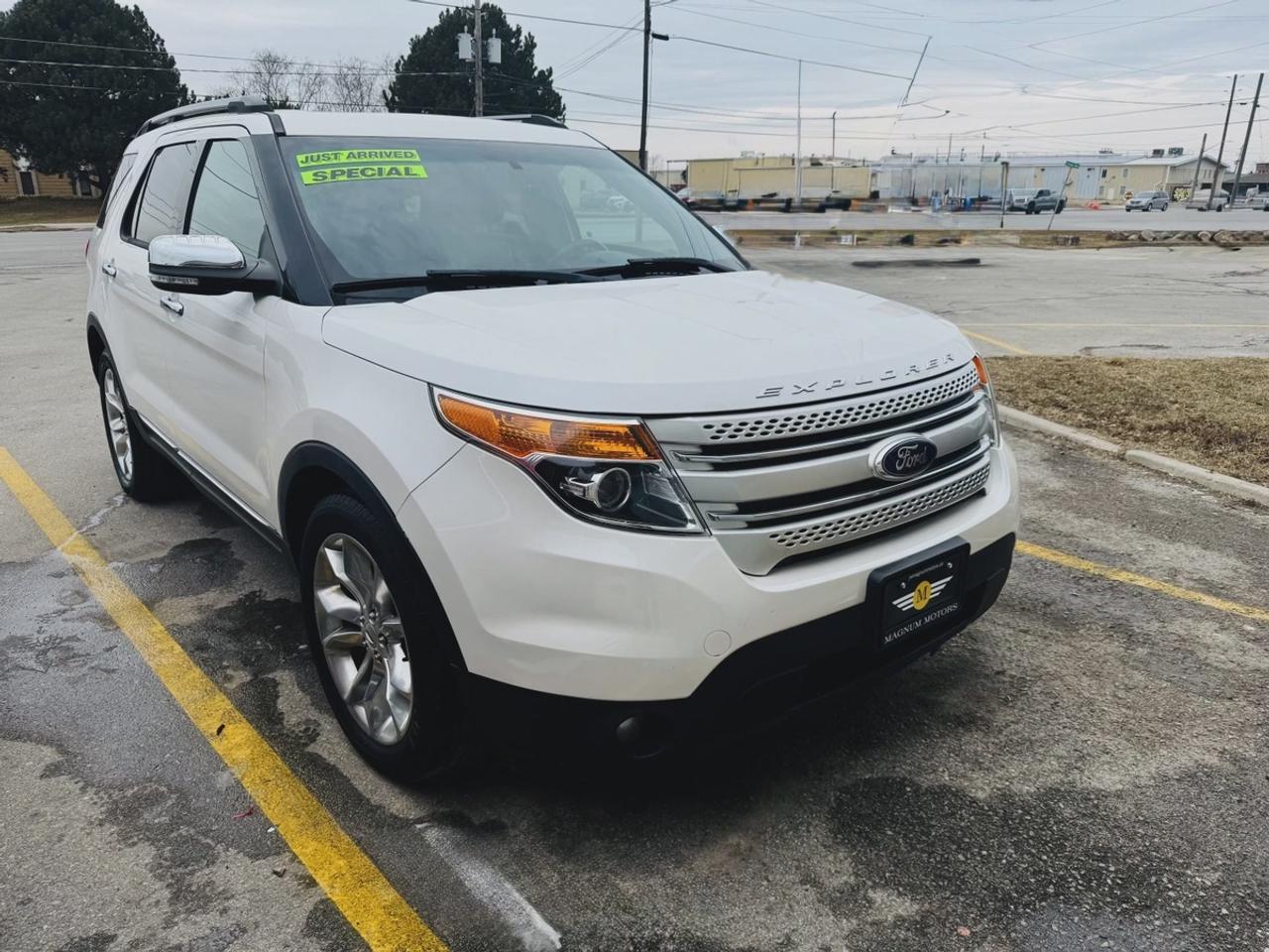 2015 Ford Explorer XLT - NO ACCIDENTS - ONE OWNER Photo