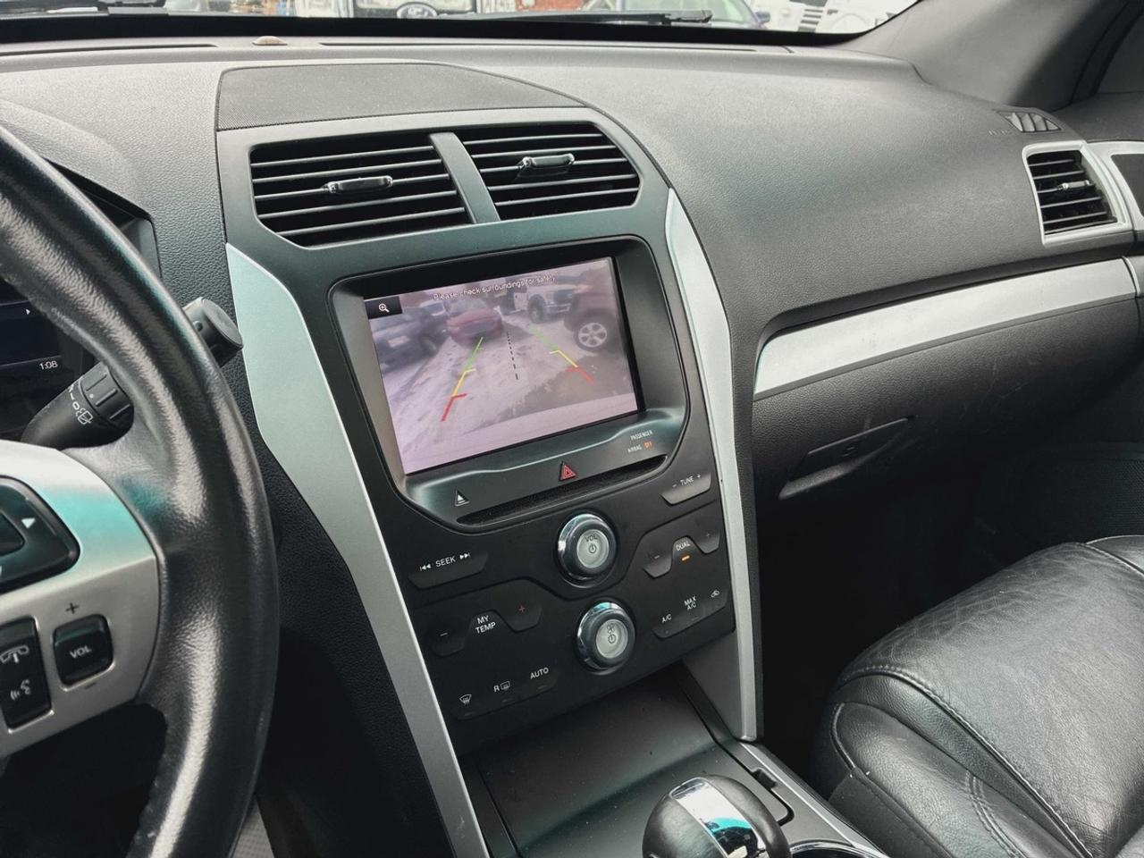 2015 Ford Explorer XLT - NO ACCIDENTS - ONE OWNER Photo