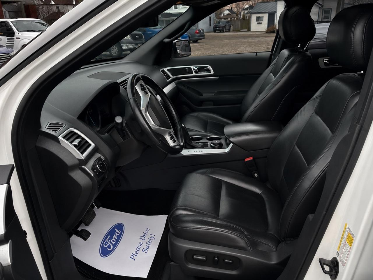 2015 Ford Explorer XLT - NO ACCIDENTS - ONE OWNER Photo