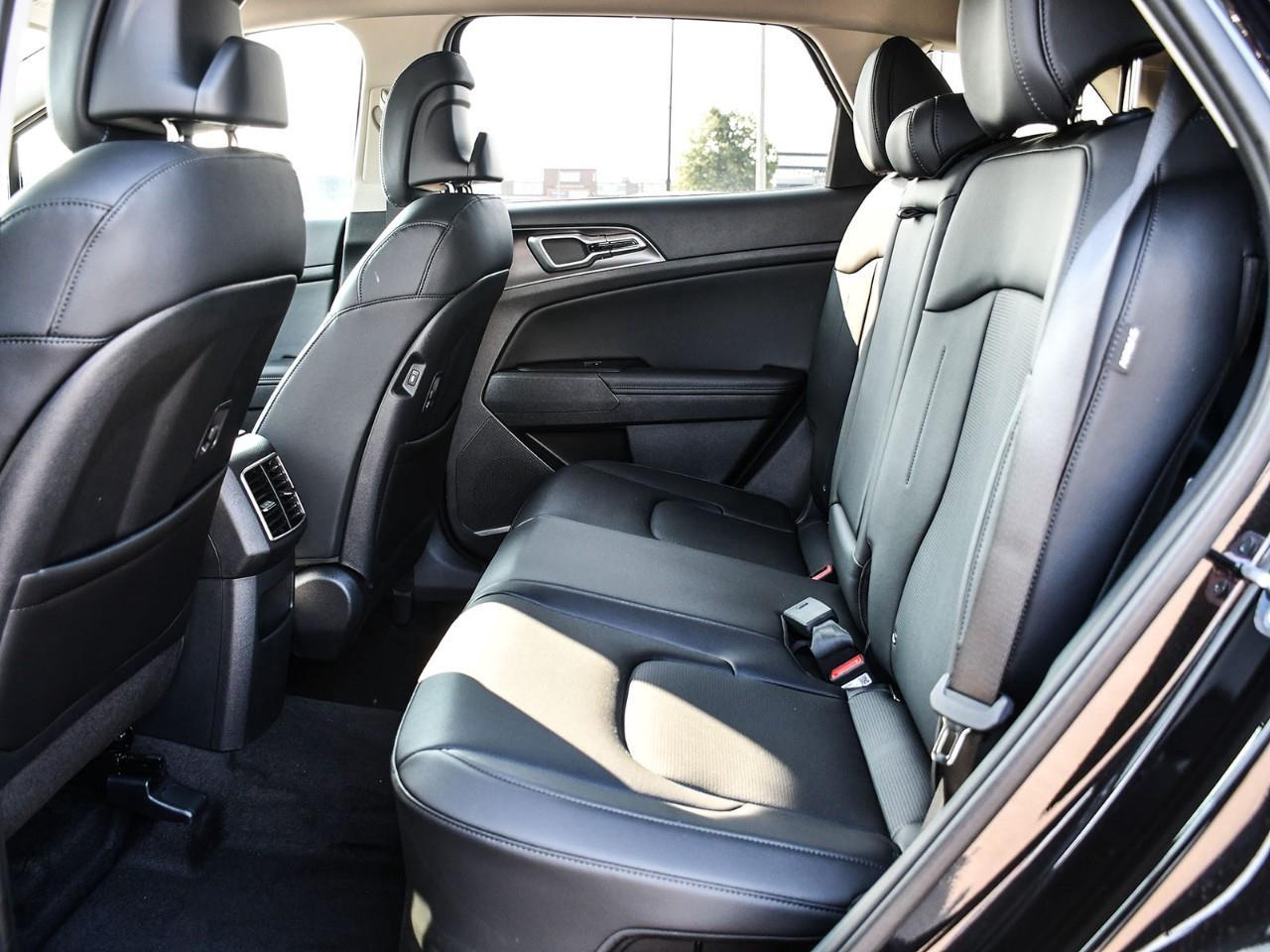 2027 Kia Sportage Hybrid 2027 Kia Sportage Hybrid – EX AWD | Stock #LKSP00776 Photo