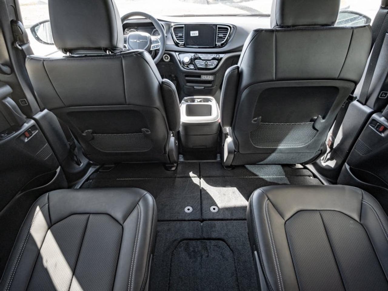 2026 Dodge Grand Caravan SXT Photo