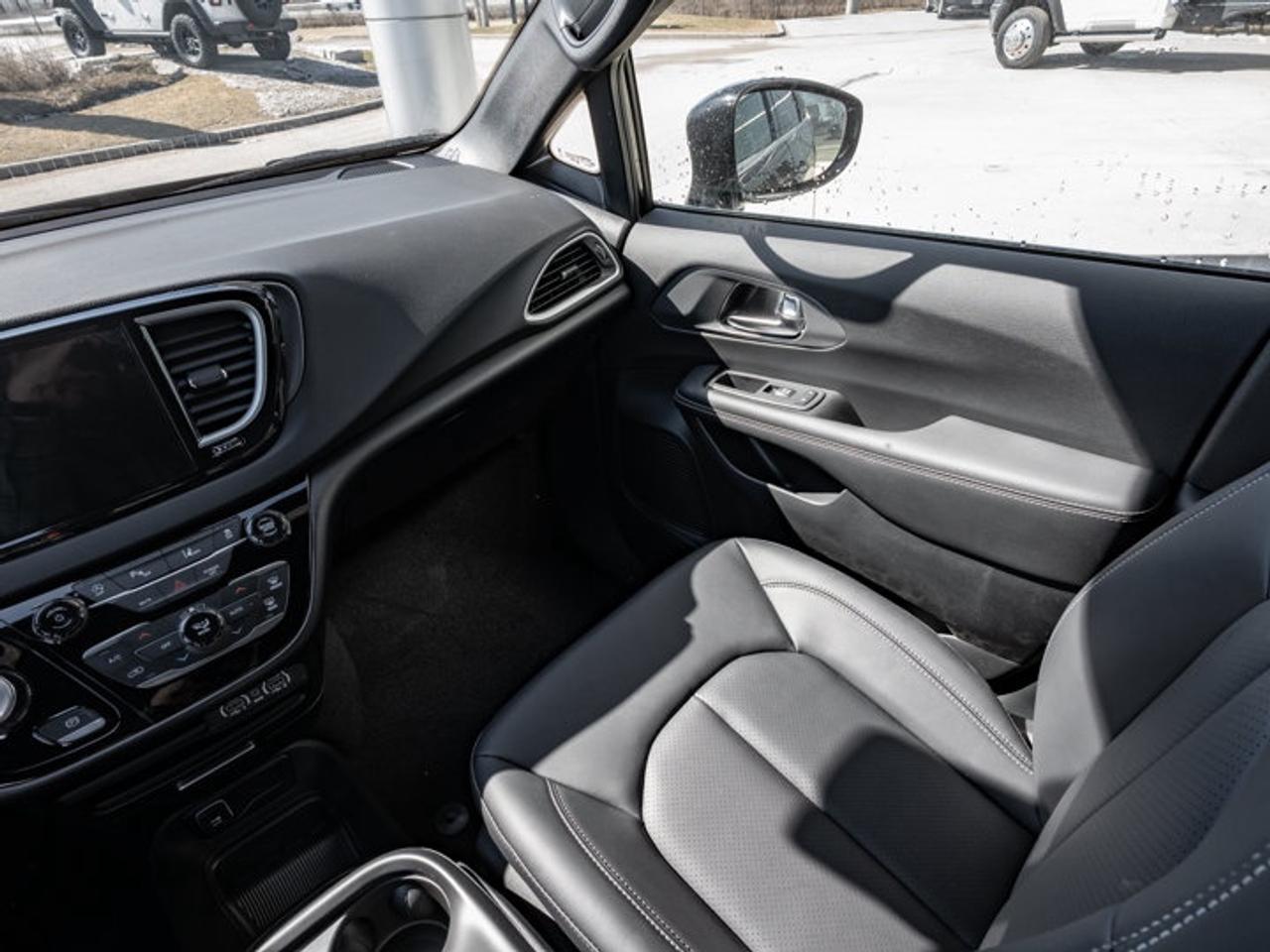 2026 Dodge Grand Caravan SXT Photo