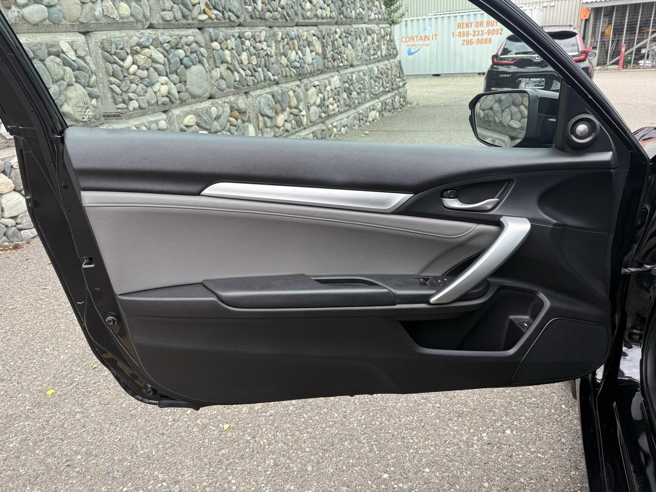 2016 Honda Civic COUPE Touring Photo