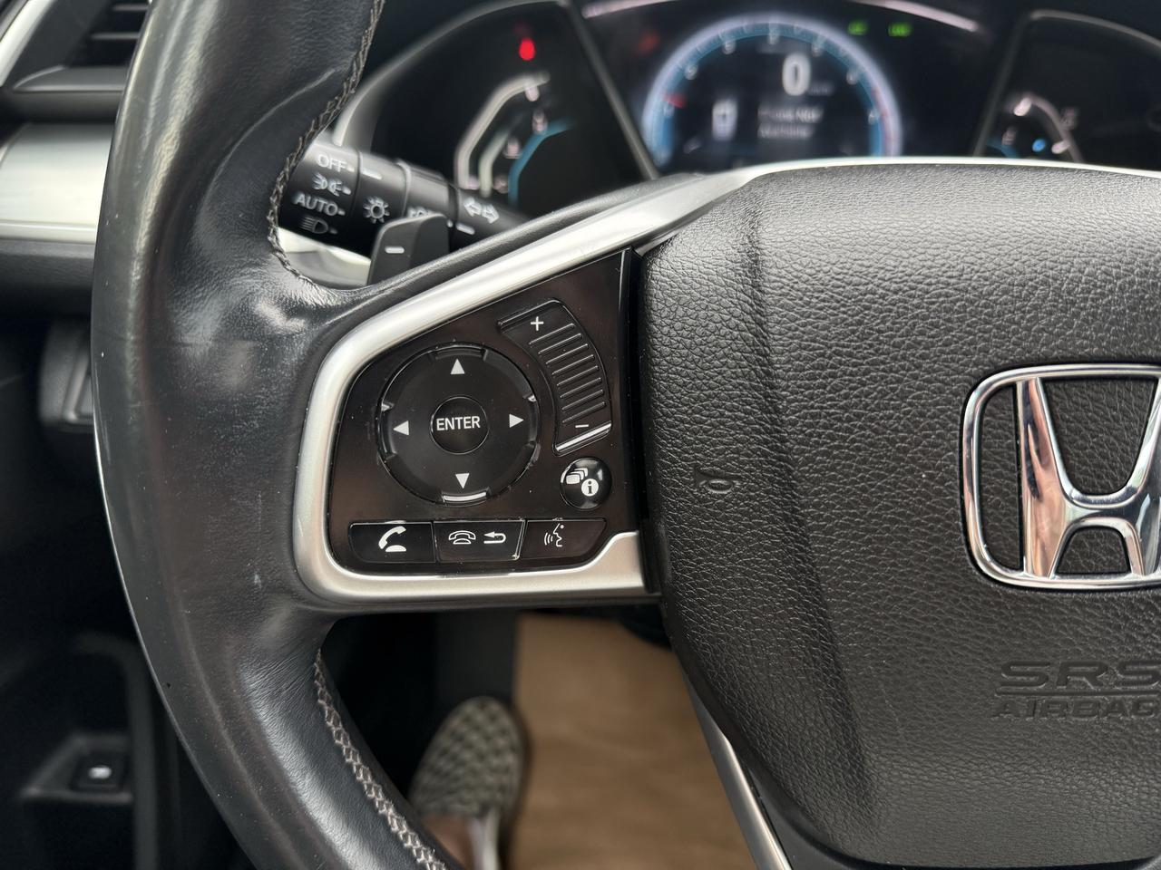 2016 Honda Civic COUPE Touring Photo