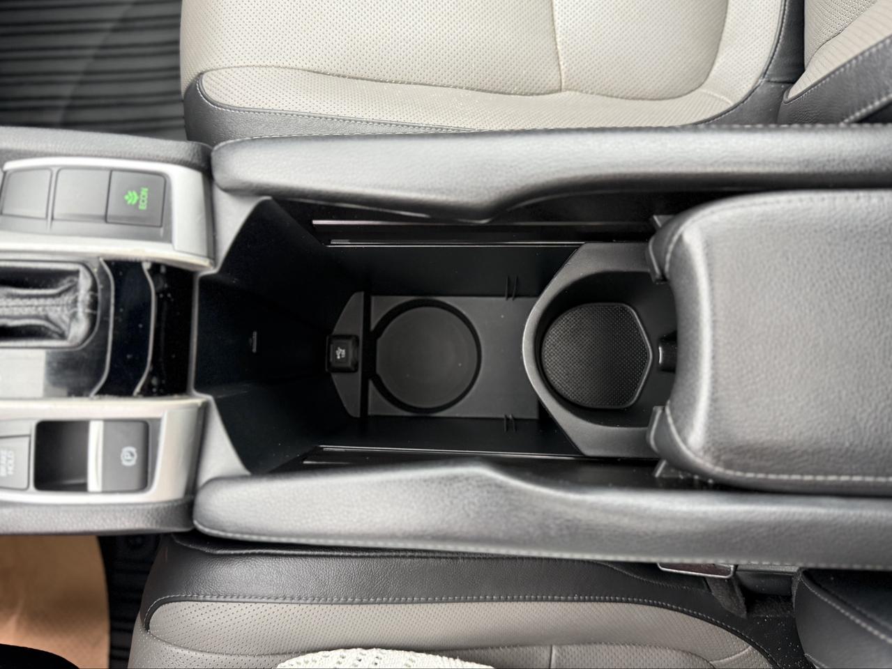 2016 Honda Civic COUPE Touring Photo
