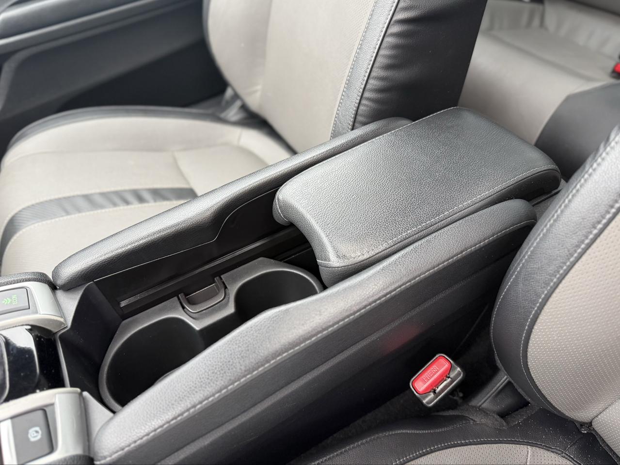 2016 Honda Civic COUPE Touring Photo