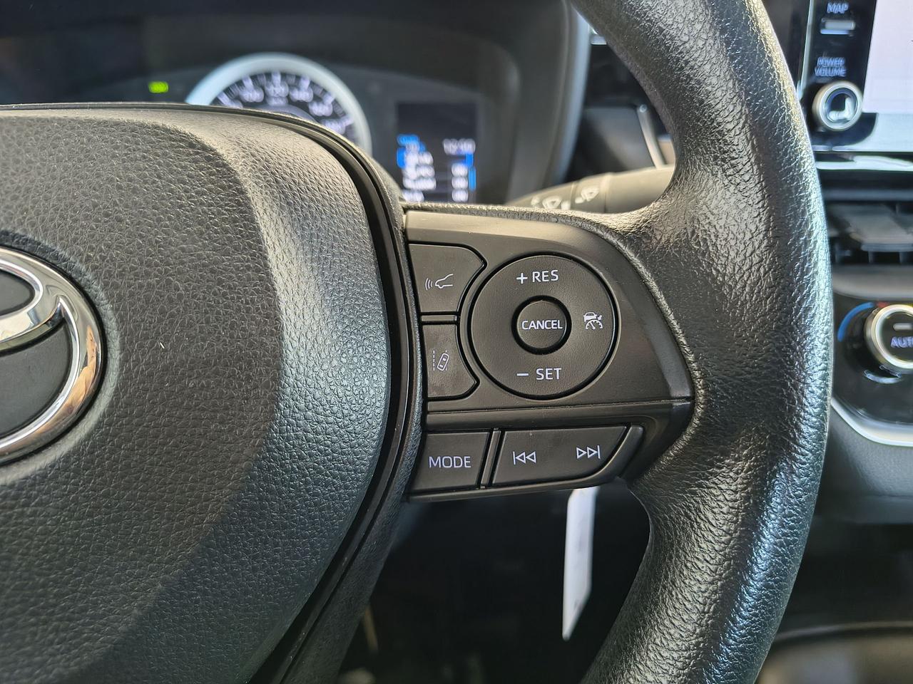 2022 Toyota Corolla LE Photo0