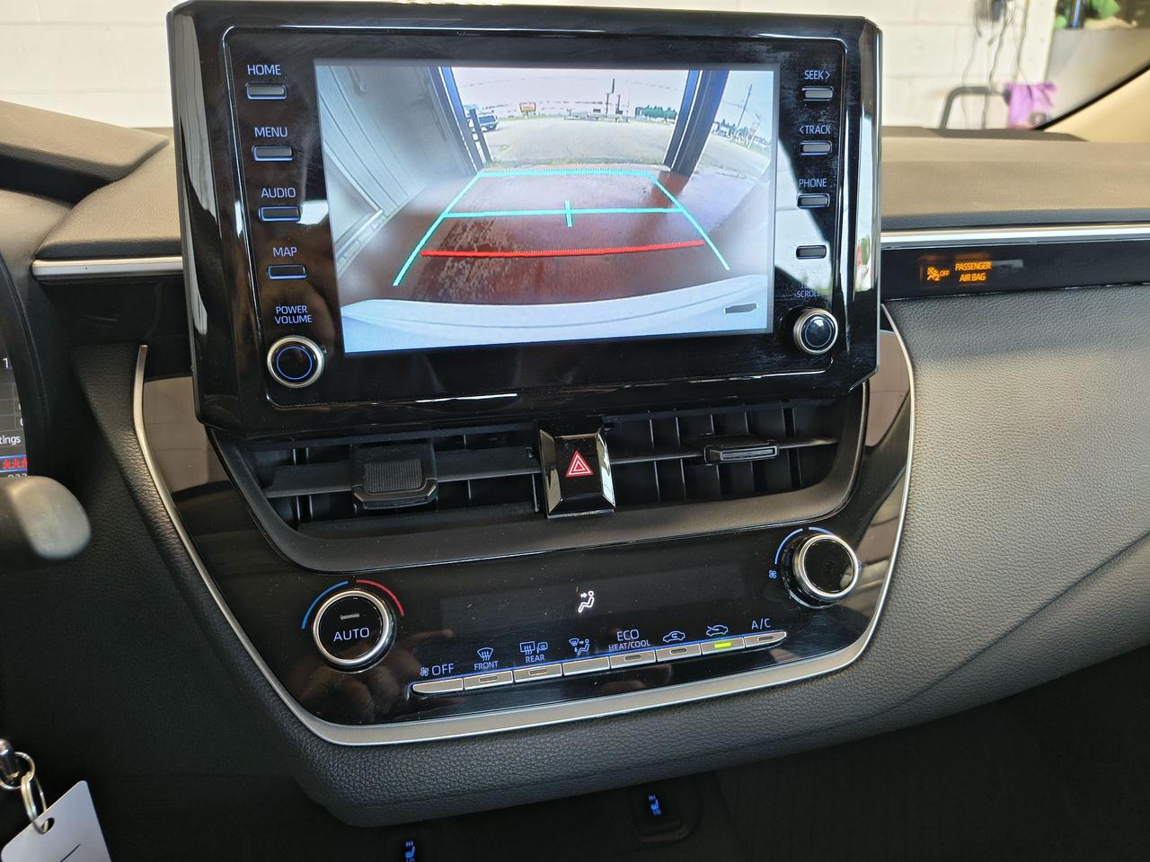 2022 Toyota Corolla LE Photo0