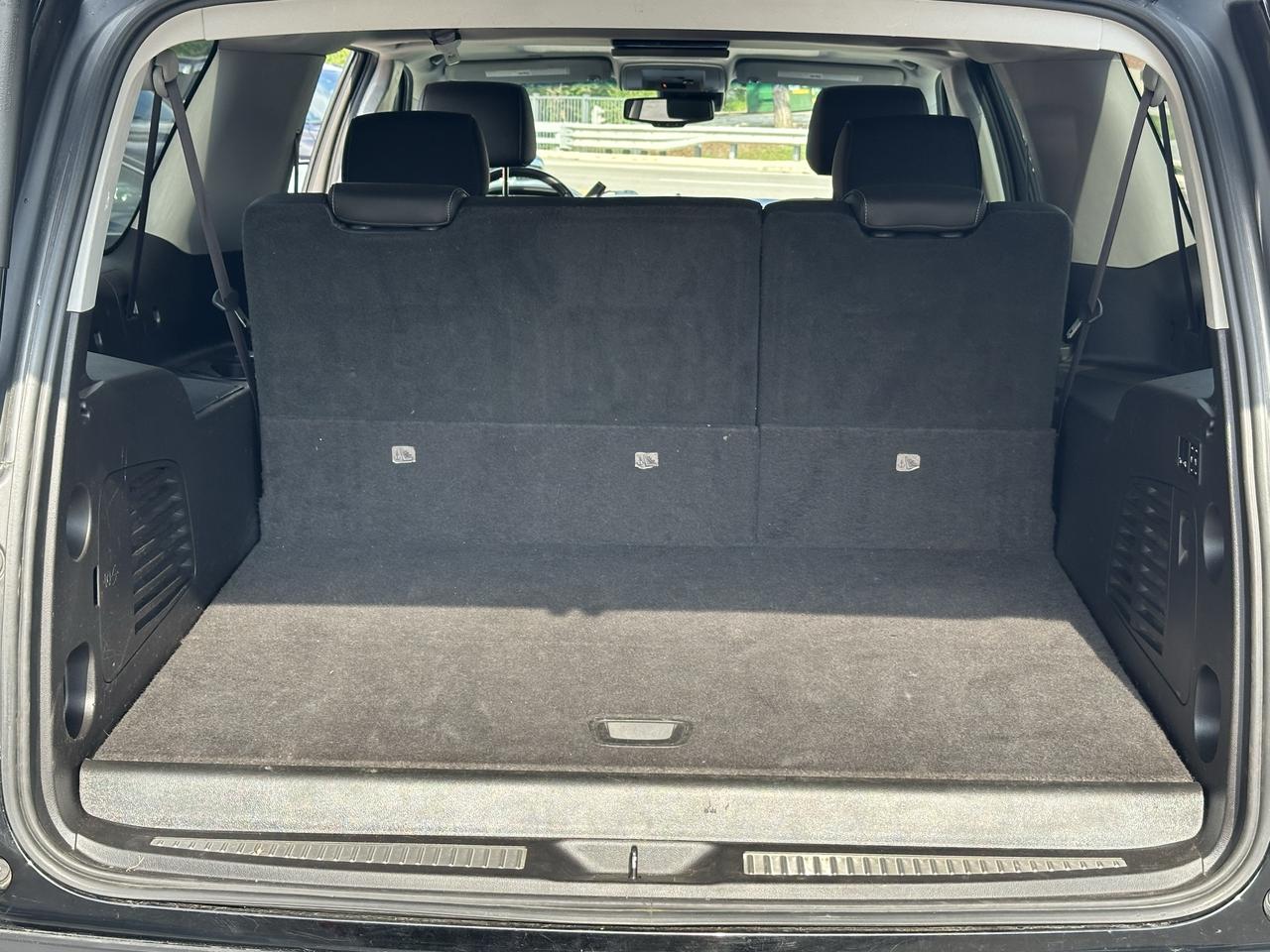 2016 Chevrolet Suburban LTZ Photo