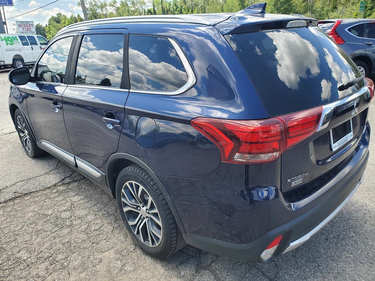 2017 Mitsubishi Outlander GT Photo4