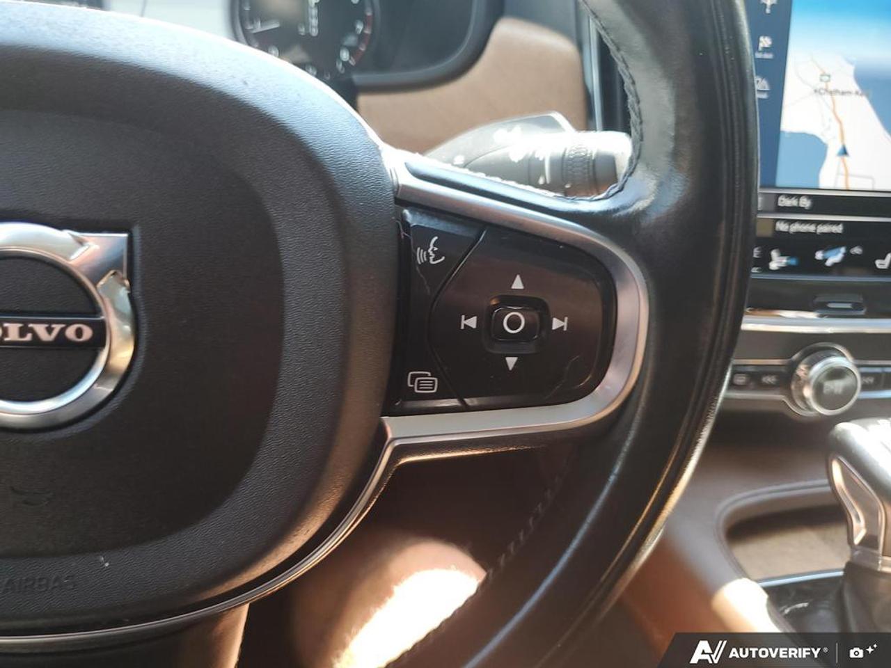 2020 Volvo S90 T6 AWD Inscription-NAVIGATION-LEATHER-PAN SUNROOF Photo