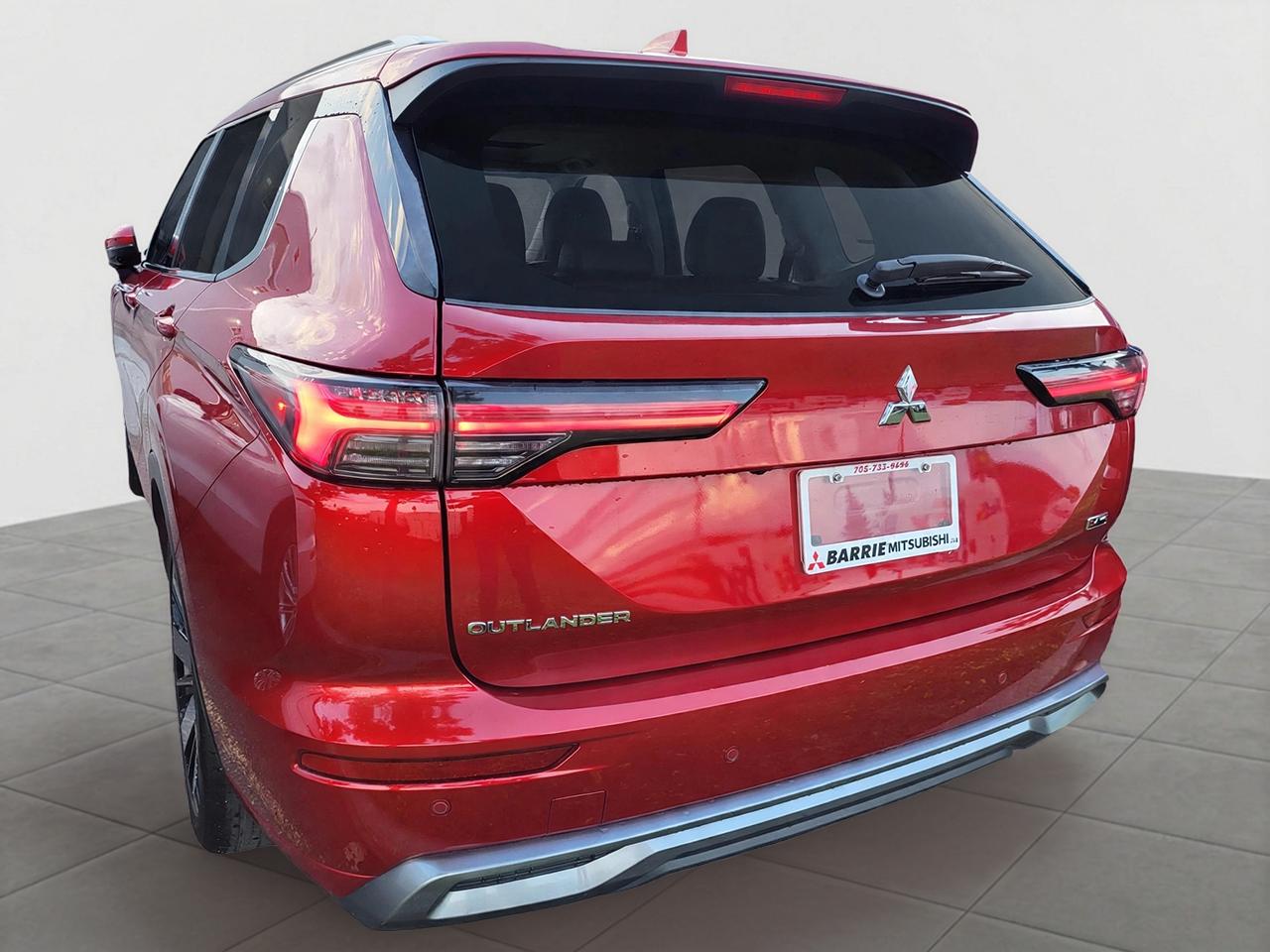 2025 Mitsubishi Outlander GT Photo4