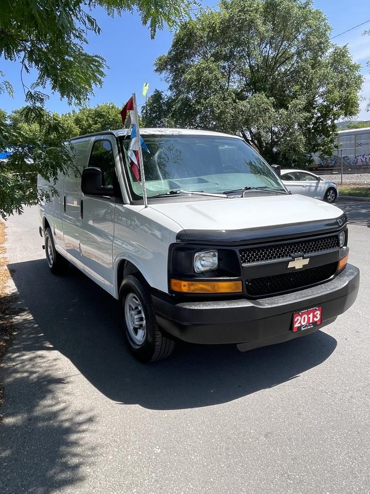 2013 Chevrolet Express Cargo Van ONLY 173,000 KMS  NO WINDOWS ALL AROUND Photo4