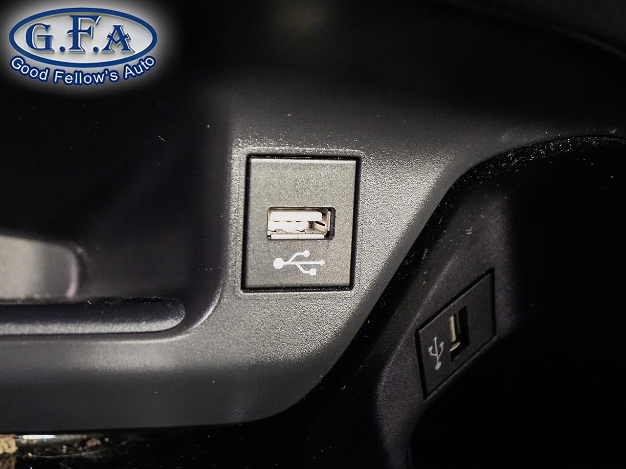 2021 Toyota C-HR XLE PACKAGE, HEATED SEATS, REARVIEW CAMERA, LANE D Photo