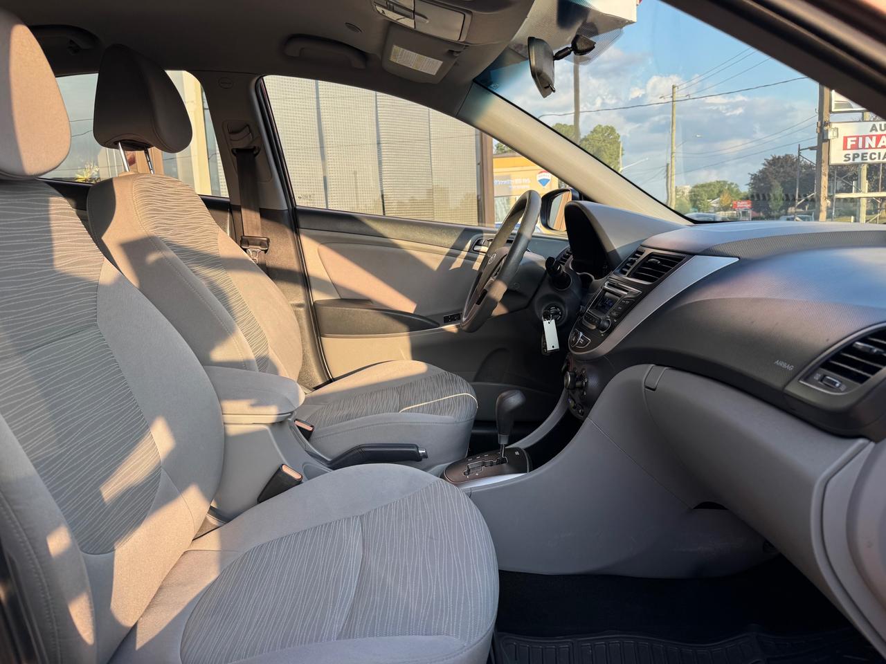 2015 Hyundai Accent GL NEW ARRIVAL | ONE OWNER | ACCIDENT FREE | EXCELLENT MAINTENANCE Photo