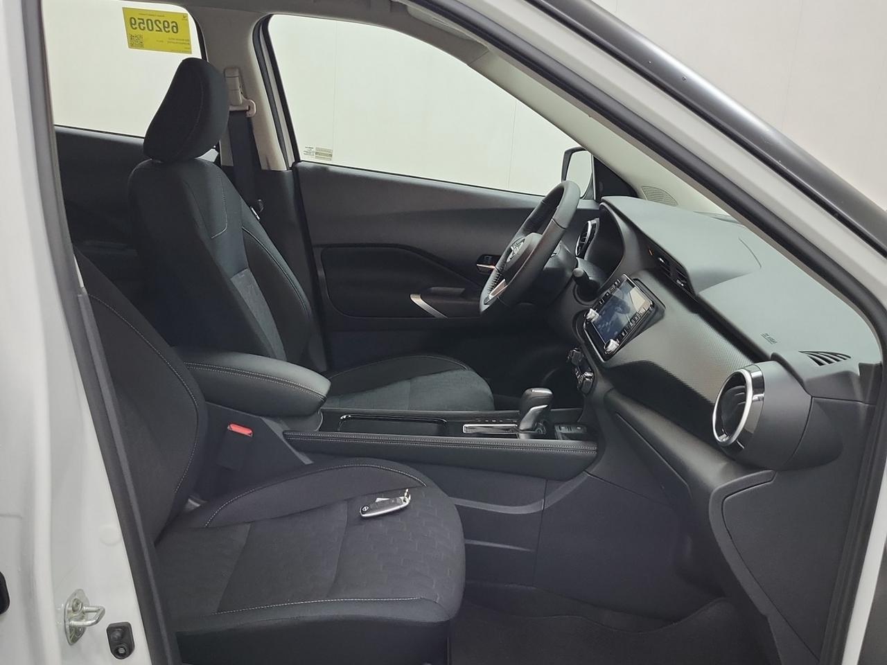 2024 Nissan Kicks SV Photo3