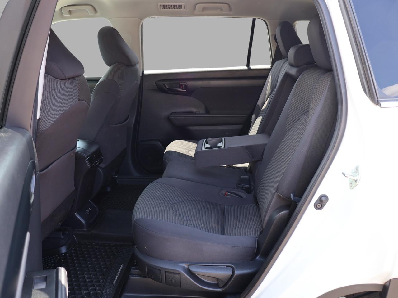 2020 Toyota Highlander V6 LE AWD CERTIFIED *LOW KMS* CAMERA BLUETOOTH HEATED SEATS CRUISE ALLOYS Photo