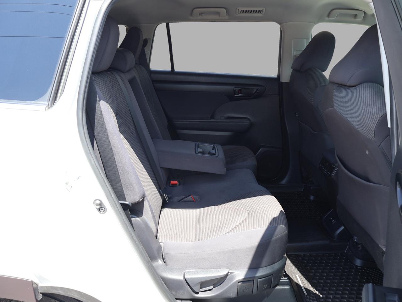 2020 Toyota Highlander V6 LE AWD CERTIFIED *LOW KMS* CAMERA BLUETOOTH HEATED SEATS CRUISE ALLOYS Photo