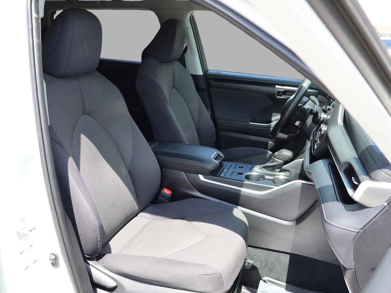 2020 Toyota Highlander V6 LE AWD CERTIFIED *LOW KMS* CAMERA BLUETOOTH HEATED SEATS CRUISE ALLOYS Photo