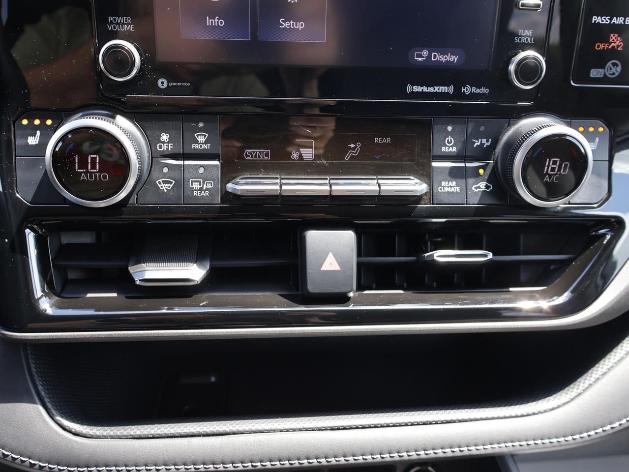 2020 Toyota Highlander V6 LE AWD CERTIFIED *LOW KMS* CAMERA BLUETOOTH HEATED SEATS CRUISE ALLOYS Photo