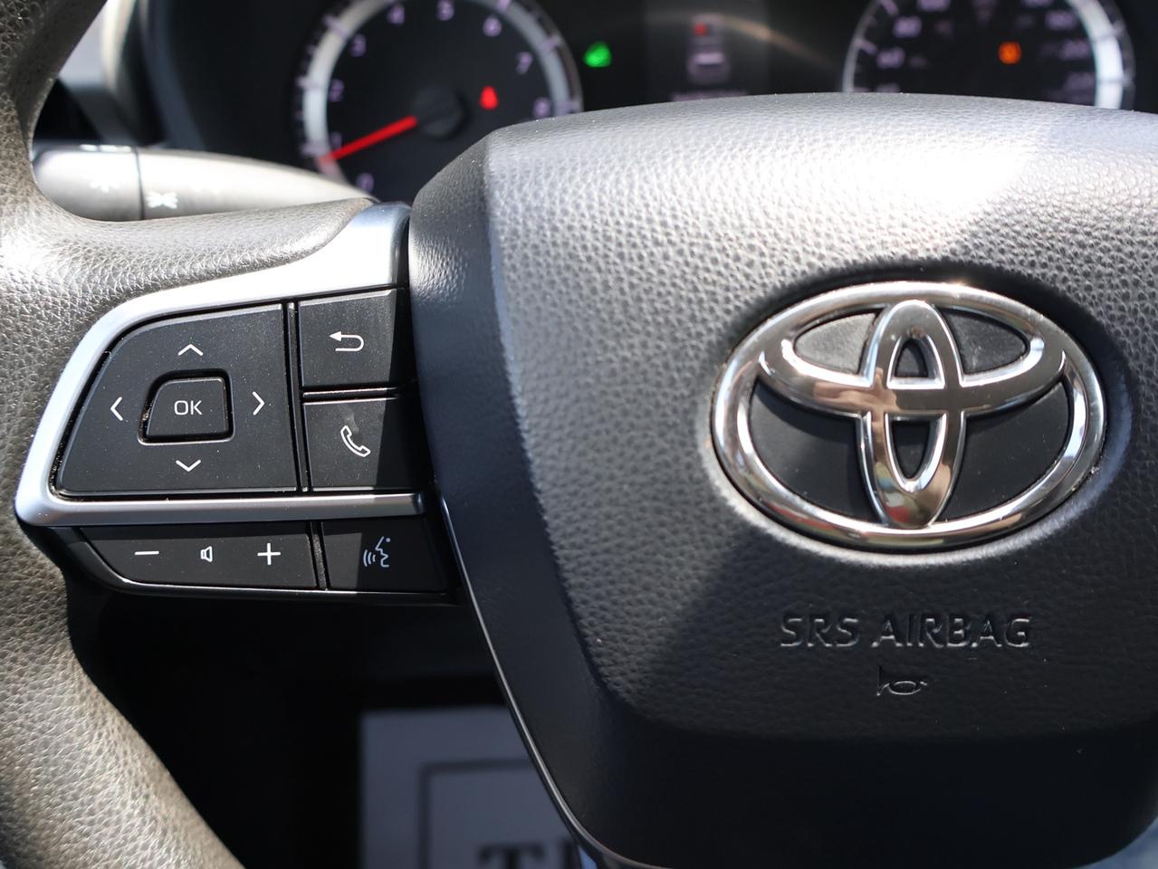 2020 Toyota Highlander V6 LE AWD CERTIFIED *LOW KMS* CAMERA BLUETOOTH HEATED SEATS CRUISE ALLOYS Photo