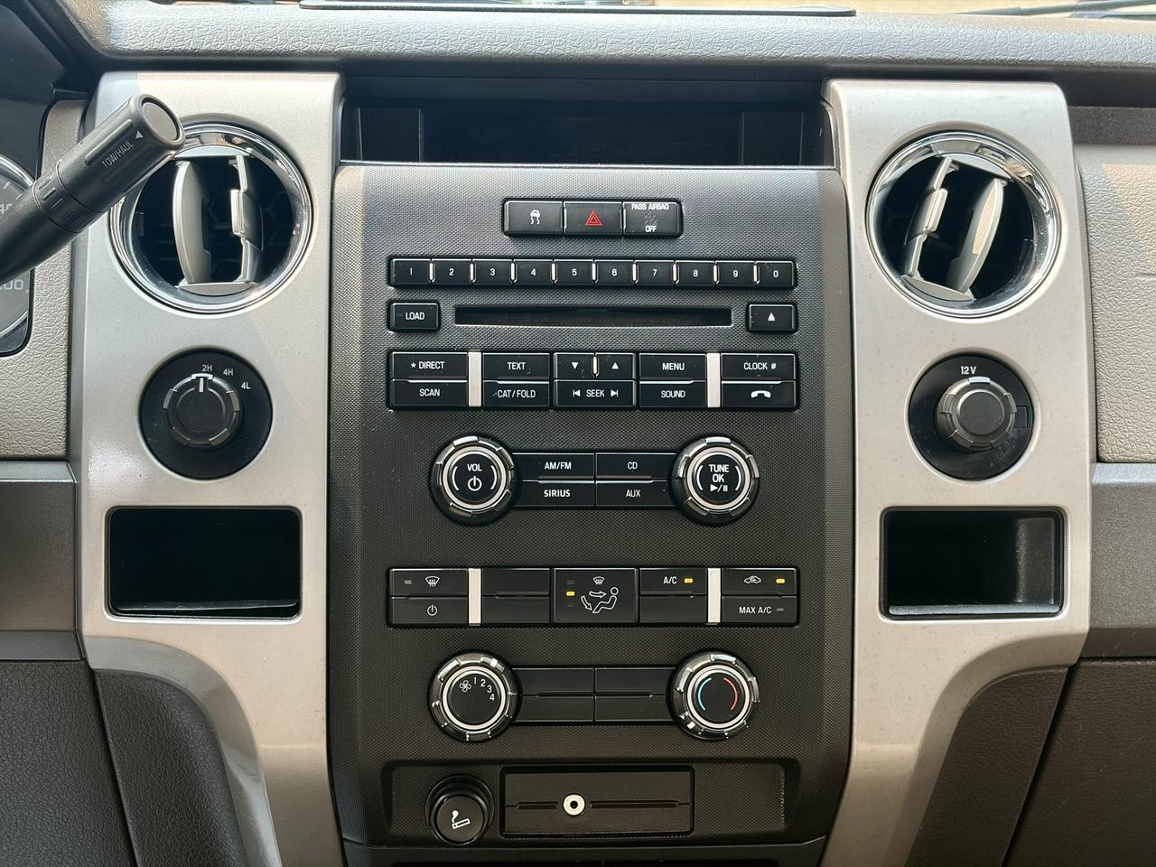 2010 Ford F-150 4WD SUPERCREW 145" XLT Photo12